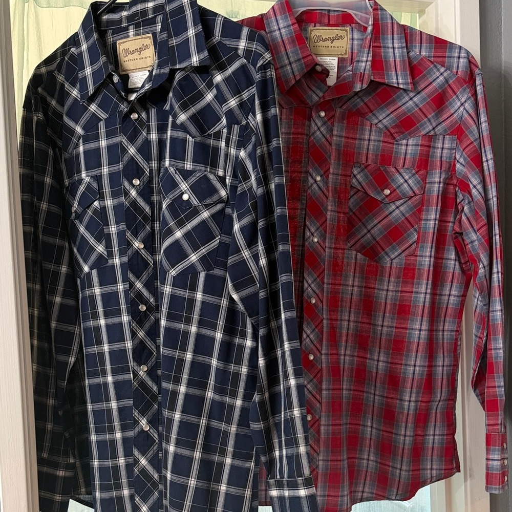 Wrangler Men's Casual Plaid Shirts - Navy and Red large